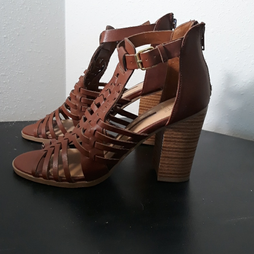 Sandals New Directions Size 7